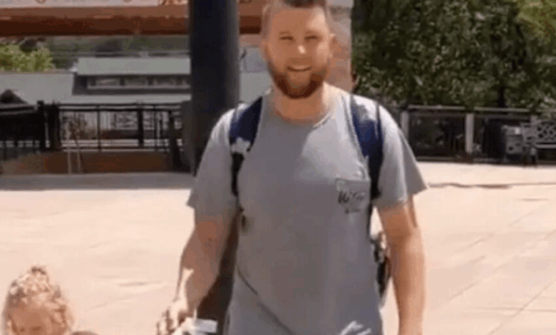 Papá de Kentucky Enfrenta Críticas por Usar Correas en Quintillizos: “Son Humanos, No Perros”