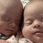 ¡La mamá de gemelos con síndrome de Down calla a los críticos con una poderosa respuesta! ¿Qué dijo? ¡La mamá de gemelos con síndrome de Down calla a los críticos con una poderosa respuesta! ¿Qué dijo?