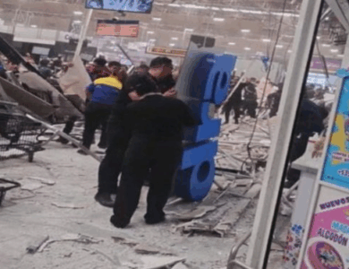 Se desploma techo en una tienda Chedraui en CDMX, reportan lesionados