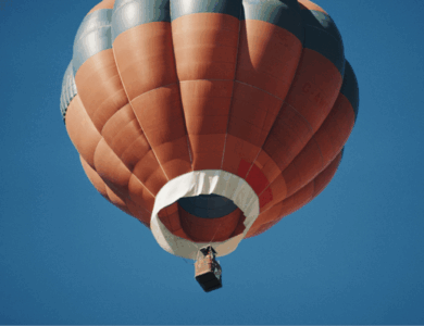 Ocho muertos al incendiarse un globo aerostático con 21 pasajeros en Brasil
