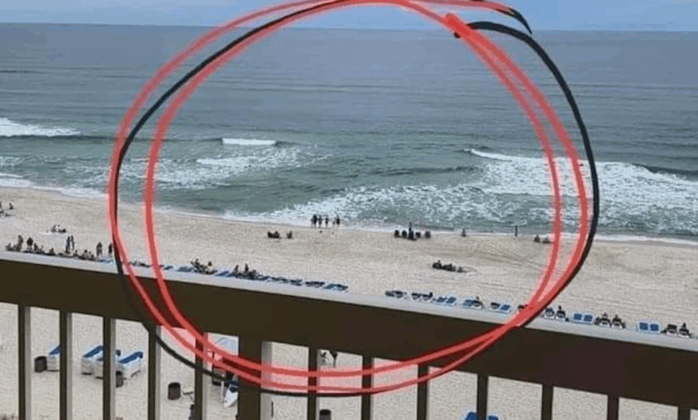 Si ves esto en la playa, no te acerques: las olas van en direcciones opuestas y es muy peligroso