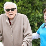 ¿Puedes reconocerlo?: ¡Un ícono de Hollywood que vivió una vida larga y notable!