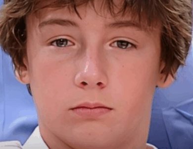 Este chico de 13 años perdió a su madre famosa en un accidente y luego tomó su apellido, a pesar de parecerse mucho a su padre: ¡Ahora es un actor famoso! Este chico de 13 años perdió a su madre famosa en un accidente y luego tomó su apellido, a pesar de parecerse mucho a su padre: ¡Ahora es un actor famoso!